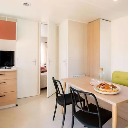 Mobil-home Familial 6 Pers Avec Terrasse - Api-1-52-1631 Grayan-et-l'Hopital